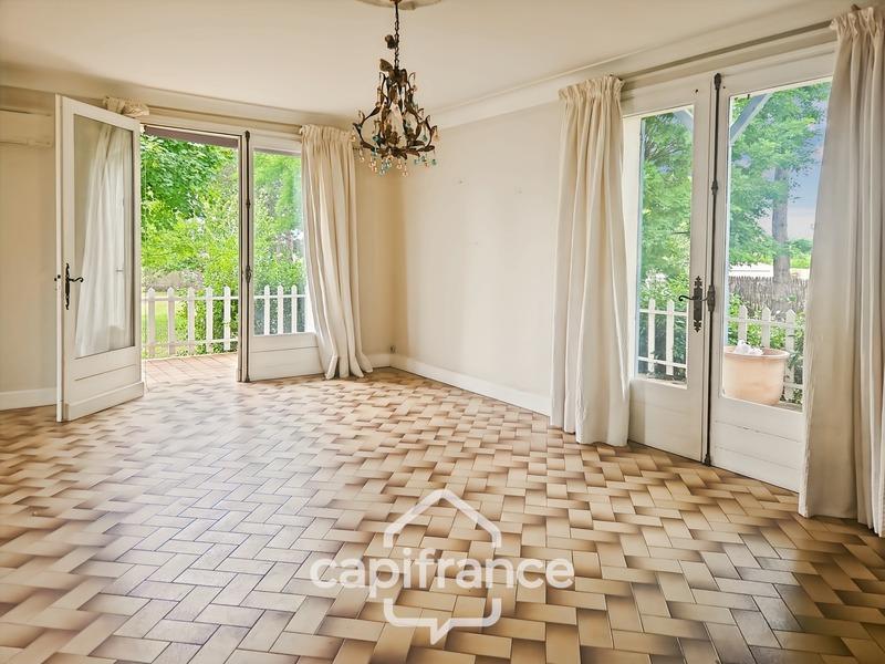 Maison - 235 m² - 7 pièces