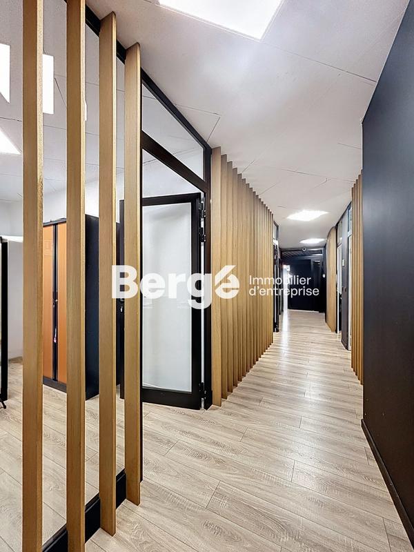 Local commercial - 147 m² - 8 pièces