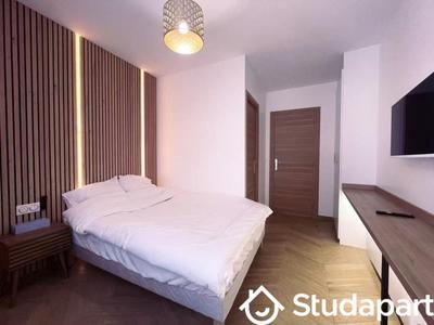 Chambre - 13 m² - 1 pièce