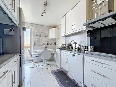 Appartement - 82 m² - 4 pièces