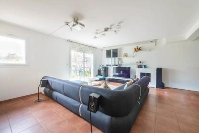 Maison - 200 m² - 8 pièces