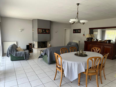 Maison - 159 m² - 6 pièces