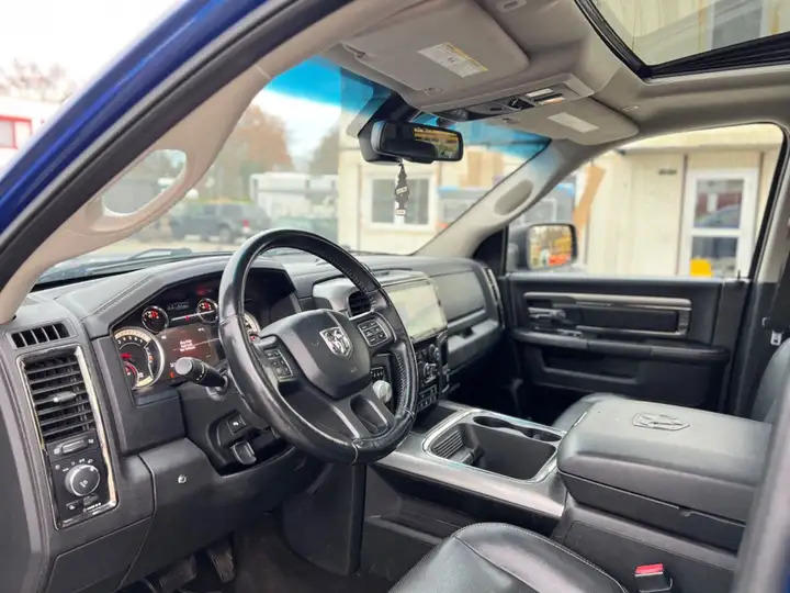 Dodge Ram 1500 5.7l V8 Laramie Crew Cab