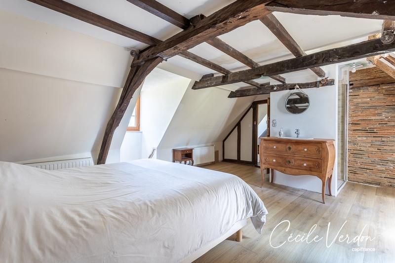 Corps de ferme - 250 m² - 7 pièces