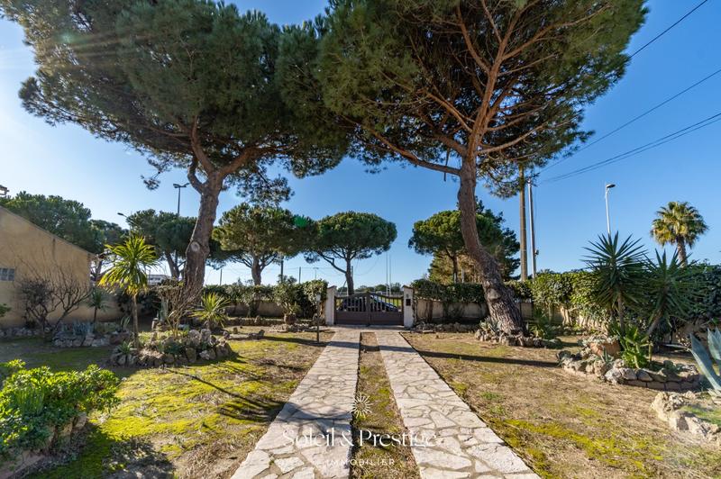 Villa - 210 m² - 8 pièces