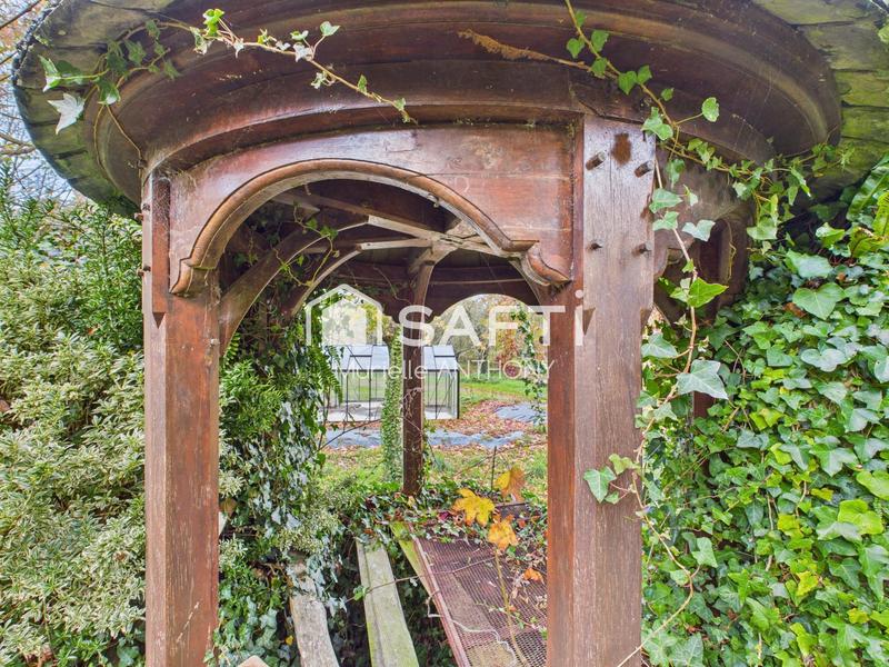 Propriété - 268 m² - 7 pièces