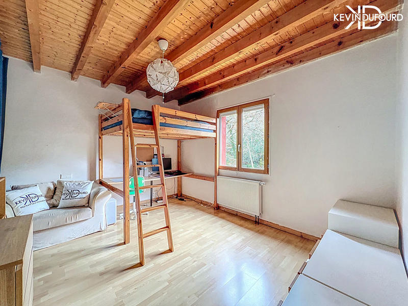 Maison - 200 m² - 9 pièces