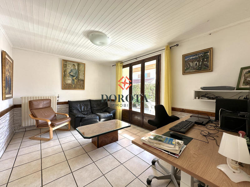 Maison - 263 m² - 15 pièces