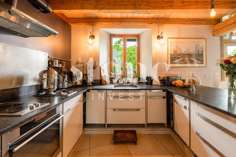 Maison - 350 m² - 8 pièces