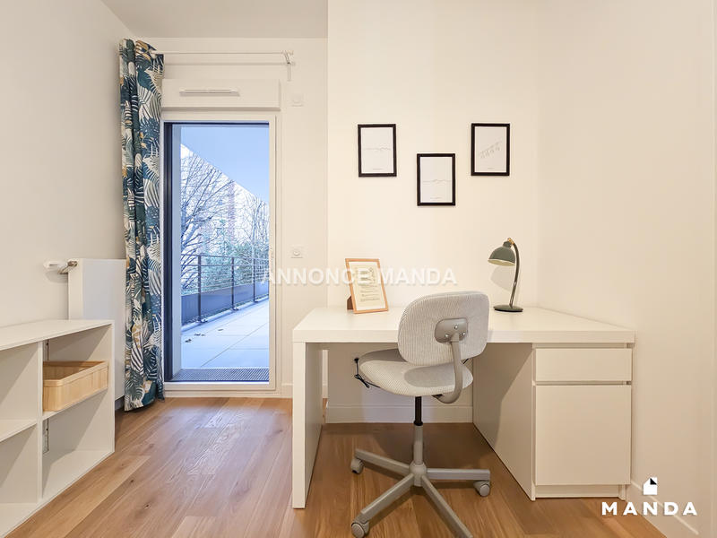 Chambre - 10 m² - 4 pièces
