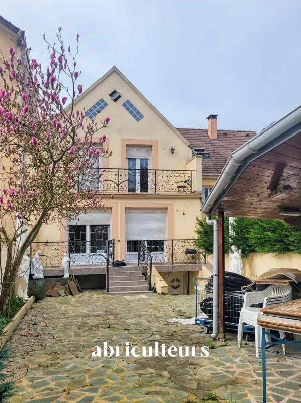 Maison ancienne - 164 m² - 8 pièces