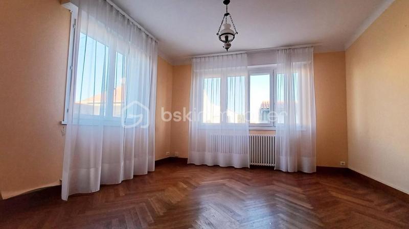 Maison - 102 m² - 5 pièces