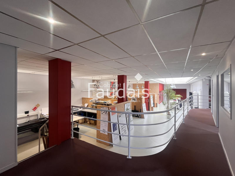 Bureau - 375 m²