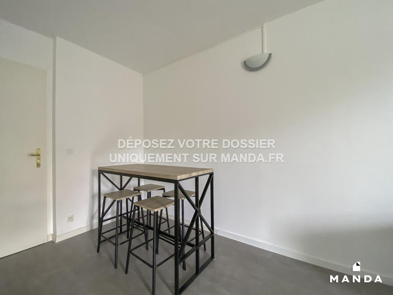 Chambre - 11 m² - 4 pièces