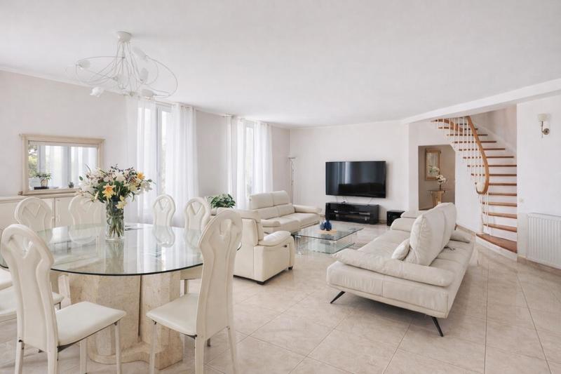 Maison - 175 m² - 7 pièces