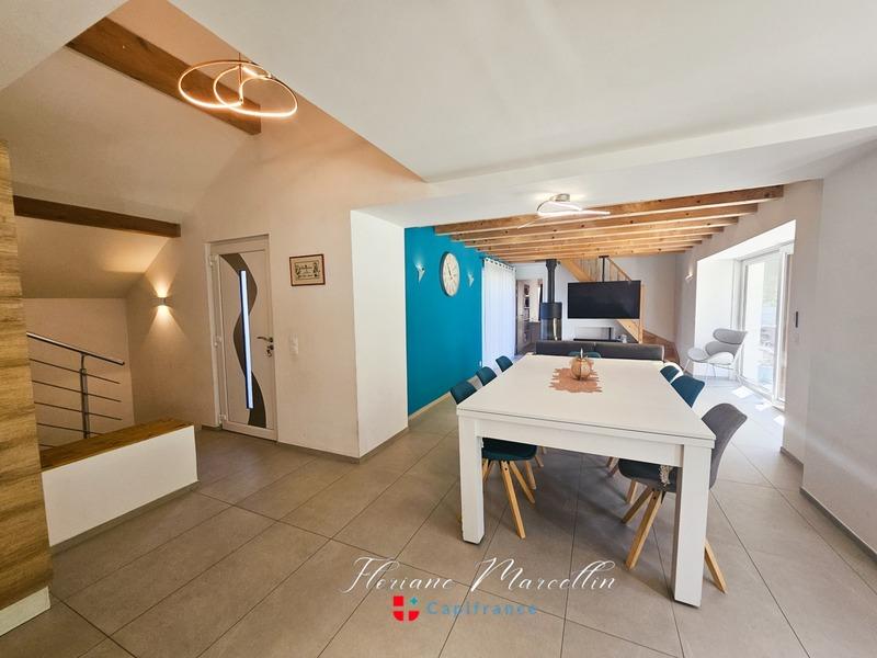 Maison - 254 m² - 5 pièces