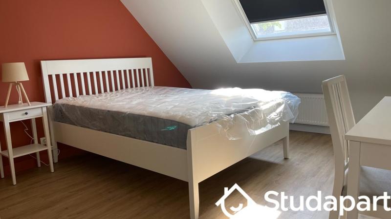 Chambre - 11 m² - 1 pièce