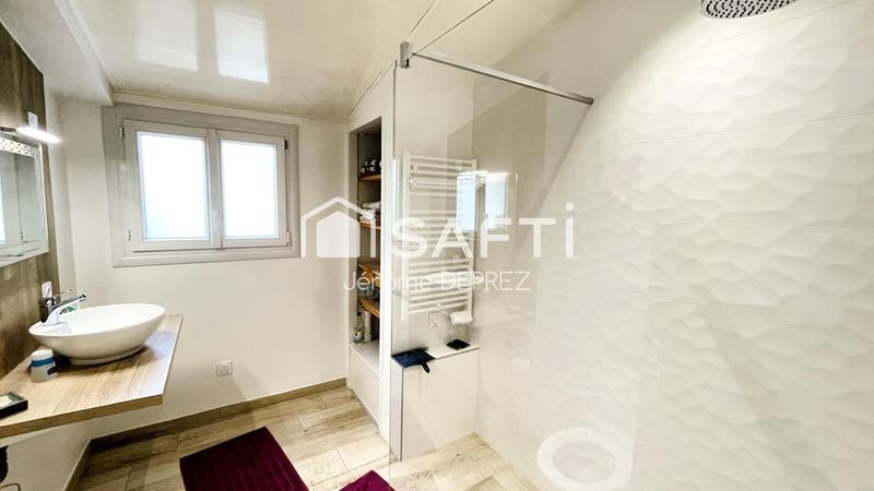 Maison - 180 m² - 10 pièces