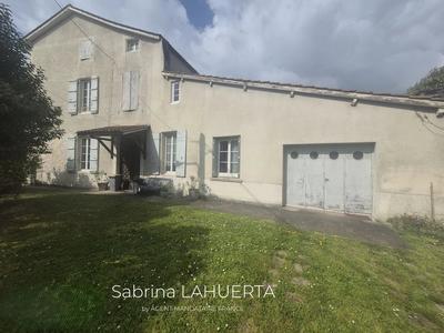 Maison - 279 m² - 8 pièces