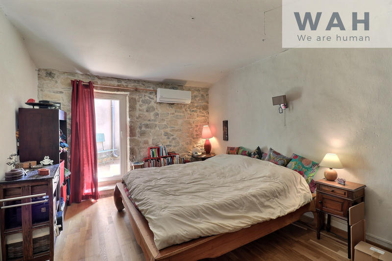 Maison - 263 m² - 7 pièces