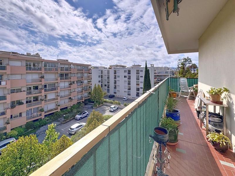 Appartement - 75 m² - 3 pièces