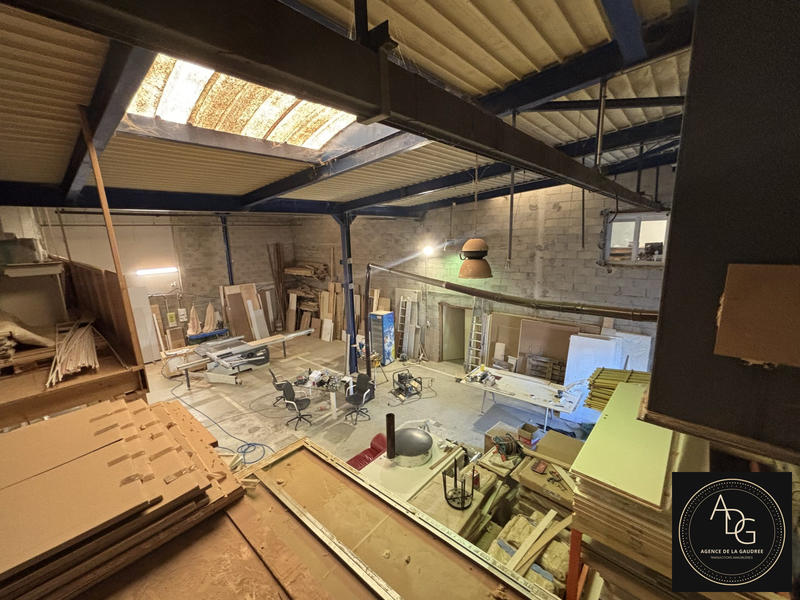 Local d'activités - 250 m²
