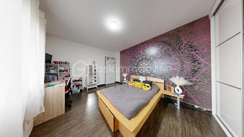 Maison traditionnelle - 213 m² - 8 pièces