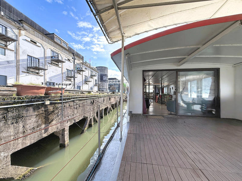 Péniche - 180 m² - 7 pièces