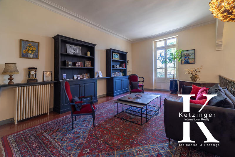 Château - 1 450 m² - 28 pièces