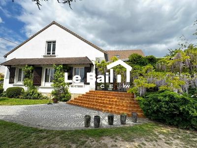 Maison - 280 m² - 9 pièces