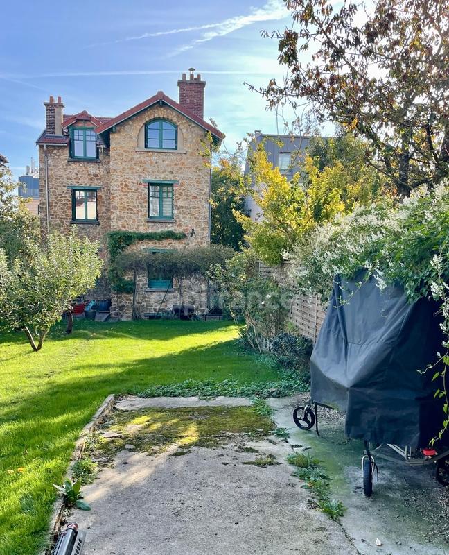 Maison - 192 m² - 9 pièces