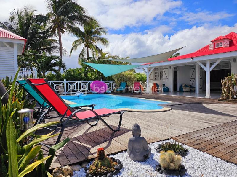 Propriété - 211 m² - 7 pièces