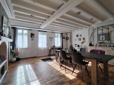 Maison - 225 m² - 10 pièces