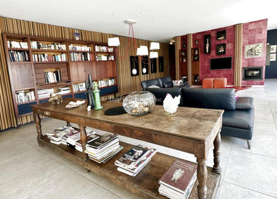 Maison - 220 m² - 7 pièces