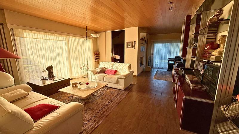 Maison - 225 m² - 8 pièces