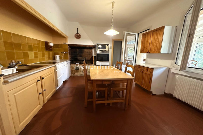 Maison - 284 m² - 8 pièces