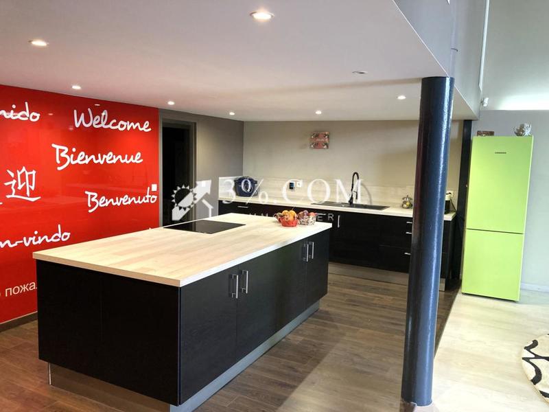 Loft - 158 m² - 5 pièces