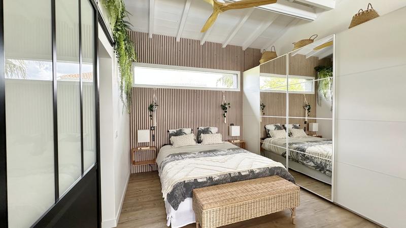 Maison - 312 m² - 9 pièces