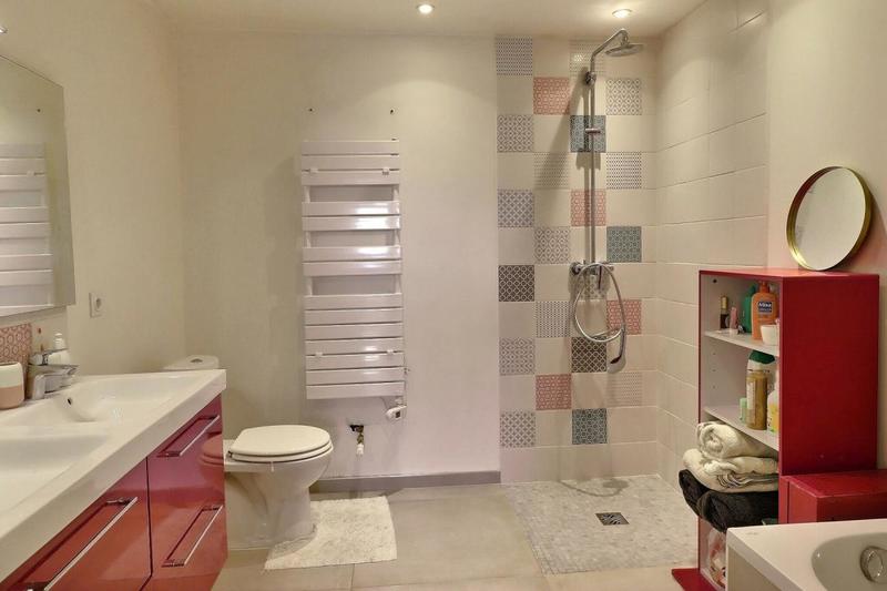 Demeure - 234 m² - 8 pièces