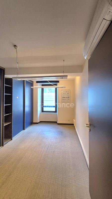 Immeuble - 237 m² - 12 pièces