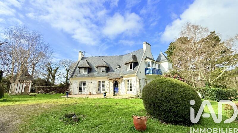 Maison - 226 m² - 8 pièces