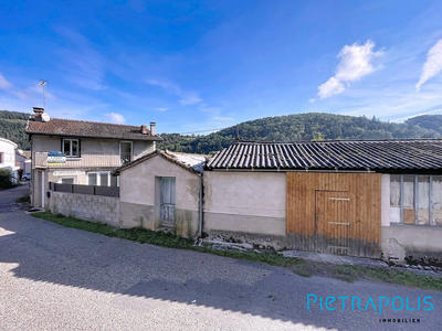 Maison - 86 m² - 4 pièces