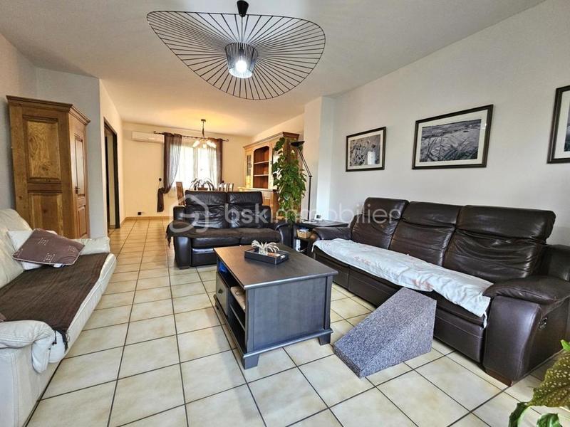 Pavillon - 150 m² - 6 pièces