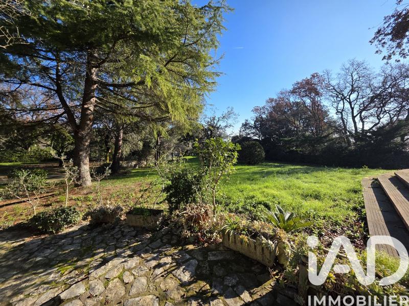 Maison - 210 m² - 6 pièces