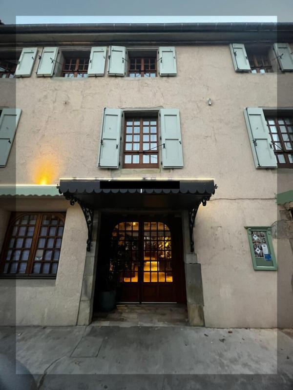 Maison - 399 m² - 11 pièces