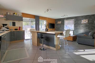 Maison - 93 m² - 4 pièces