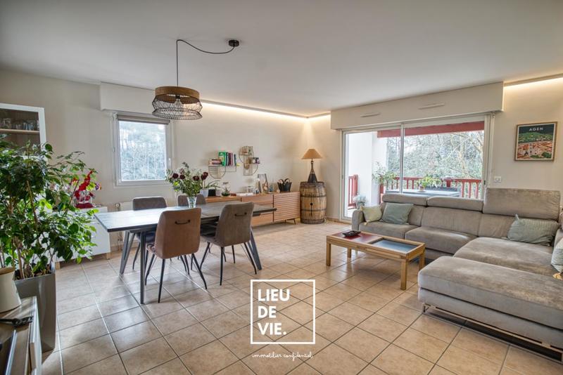 Appartement ancien - 84 m² - 3 pièces