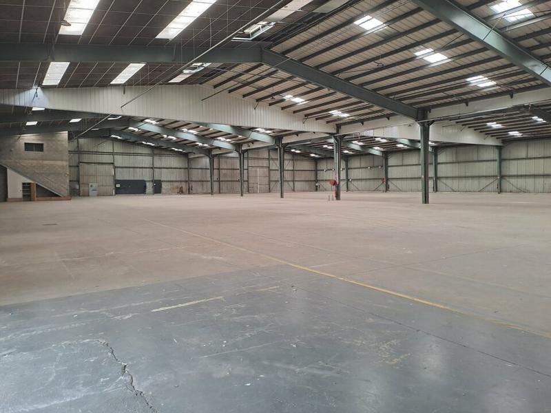 Entrepôt - 9 546 m²