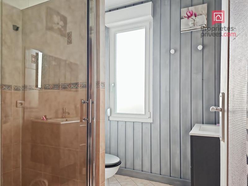 Maison - 233 m² - 7 pièces