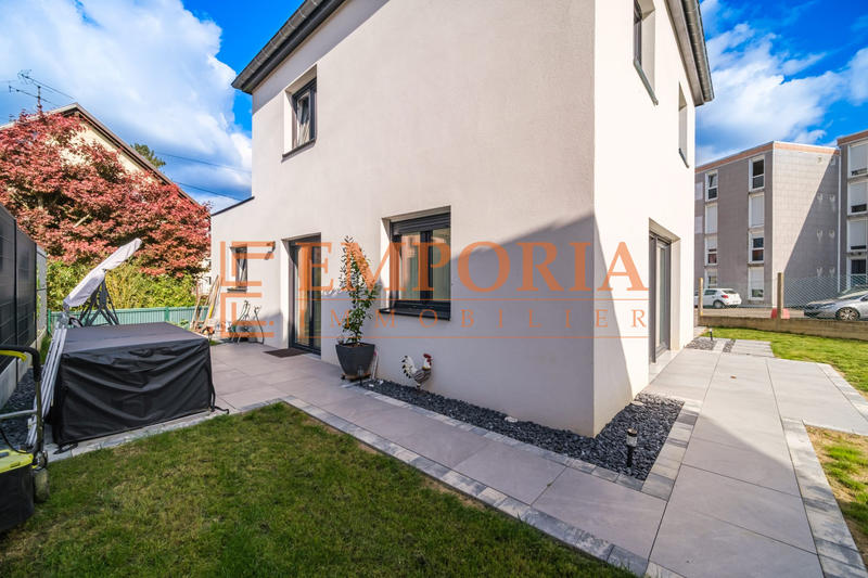 Maison - 105 m² - 5 pièces